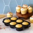 Μαντεμένια φόρμα για muffins με λαβές σιλικόνης Lodge